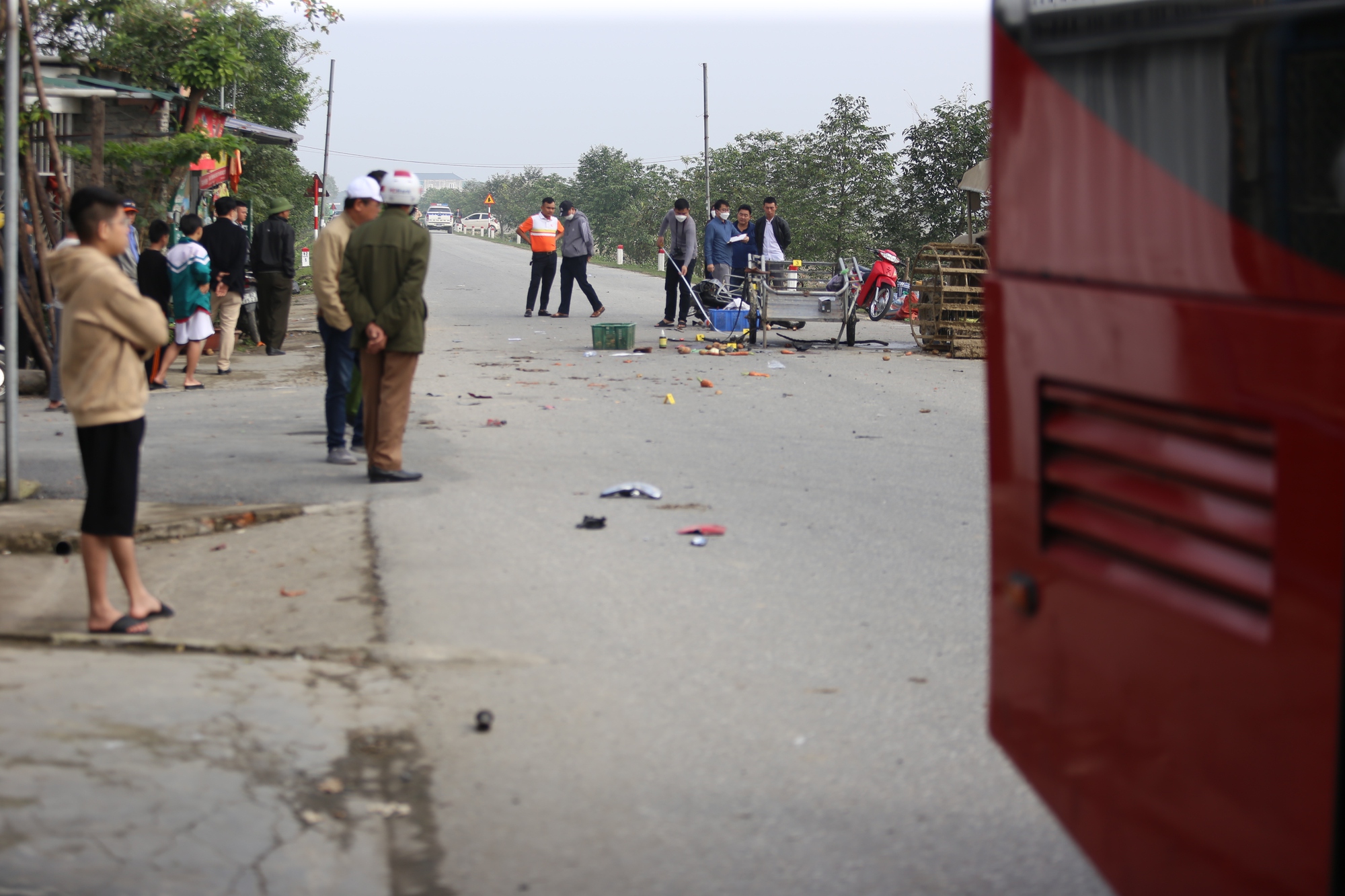 Hai vợ chồng gặp tai nạn tử vong thương t&acirc;m khi đi b&aacute;n h&agrave;ng l&uacute;c rạng s&aacute;ng- Ảnh 17.