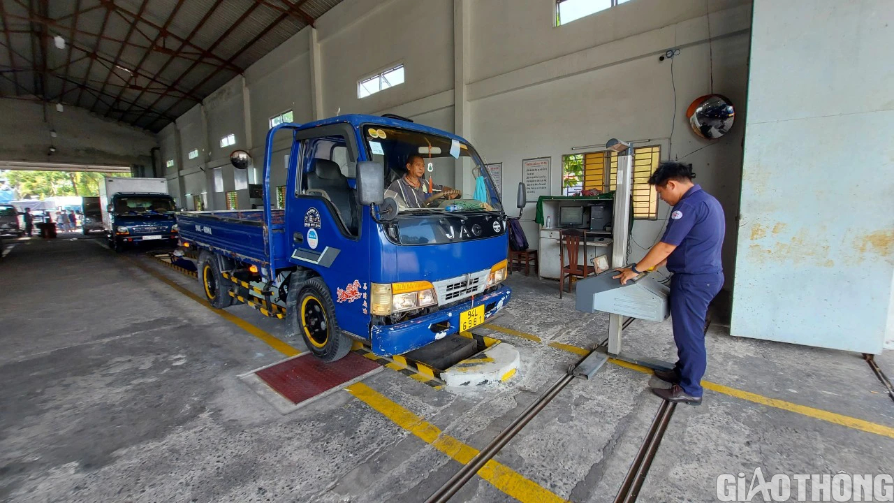 Một số tỉnh miền T&acirc;y chủ động chống &ugrave;n tắc đăng kiểm dịp cuối năm- Ảnh 4.