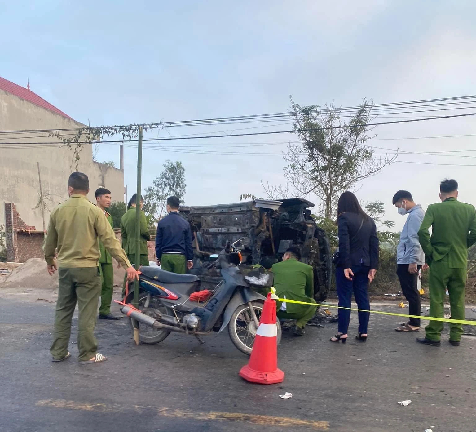 Nạn nh&acirc;n tử vong trong &ocirc; t&ocirc; ở Th&aacute;i B&igrave;nh l&agrave; một trung &uacute;y c&ocirc;ng an- Ảnh 1.