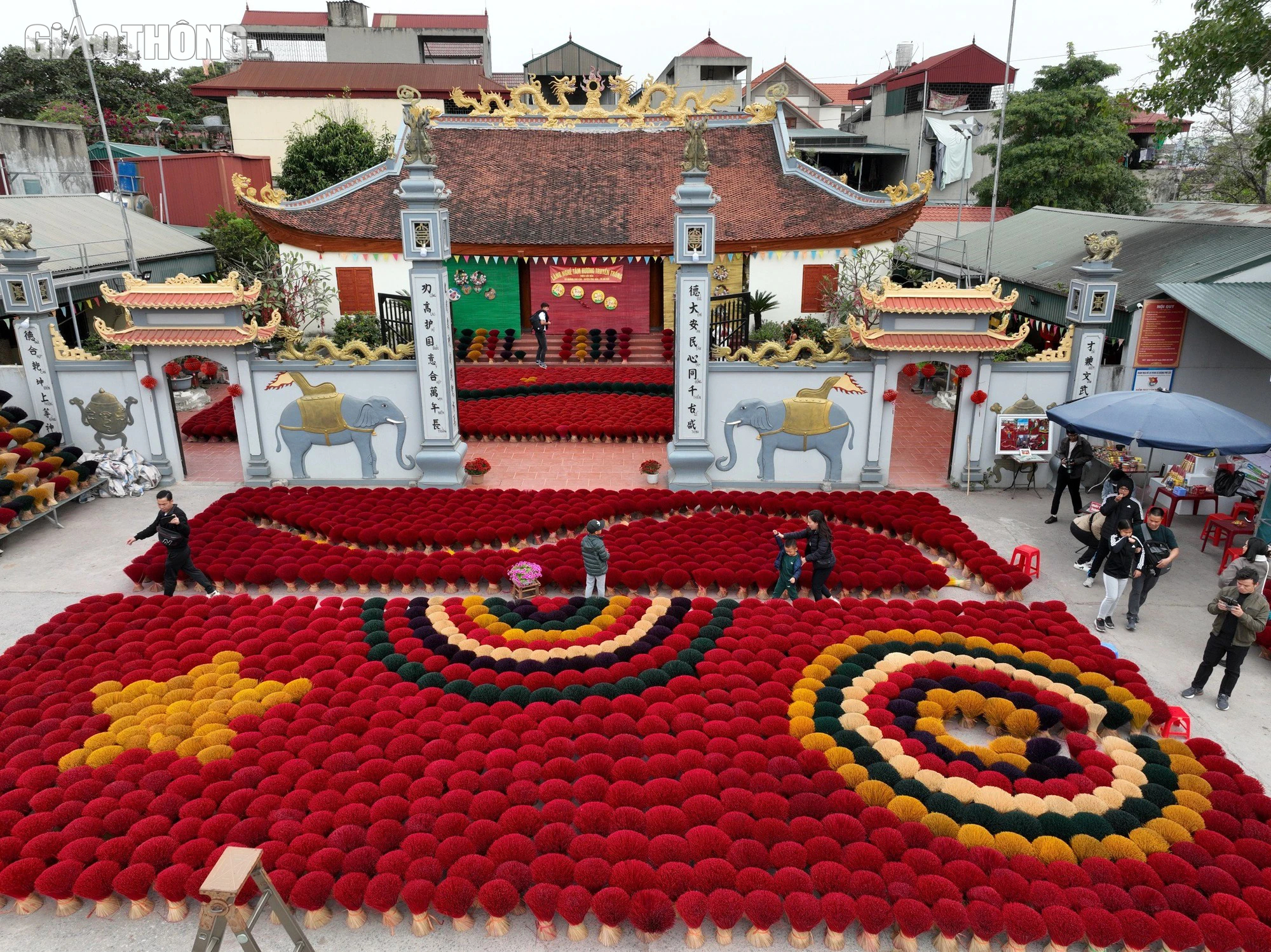 Làng hương 100 năm tuổi tất bật chuẩn bị hàng Tết- Ảnh 10. Làng hương 100 năm tuổi tất bật chuẩn bị hàng Tết- Ảnh 10.