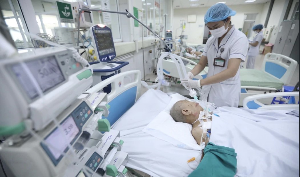 Nhiều người phổi trắng x&oacute;a do mắc c&uacute;m A- Ảnh 1.