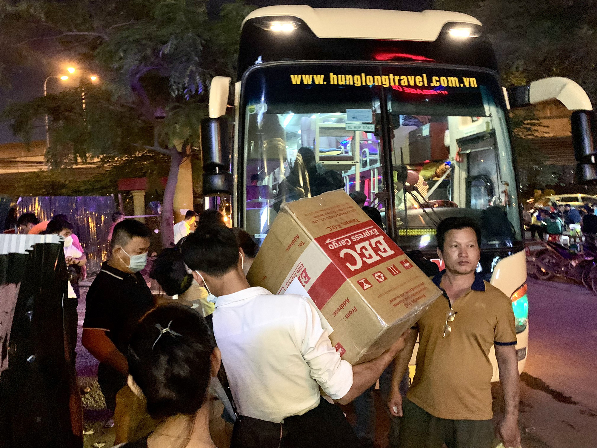 Thất thu thuế lớn từ xe trá hình- Ảnh 1. Thất thu thuế lớn từ xe trá hình- Ảnh 1.