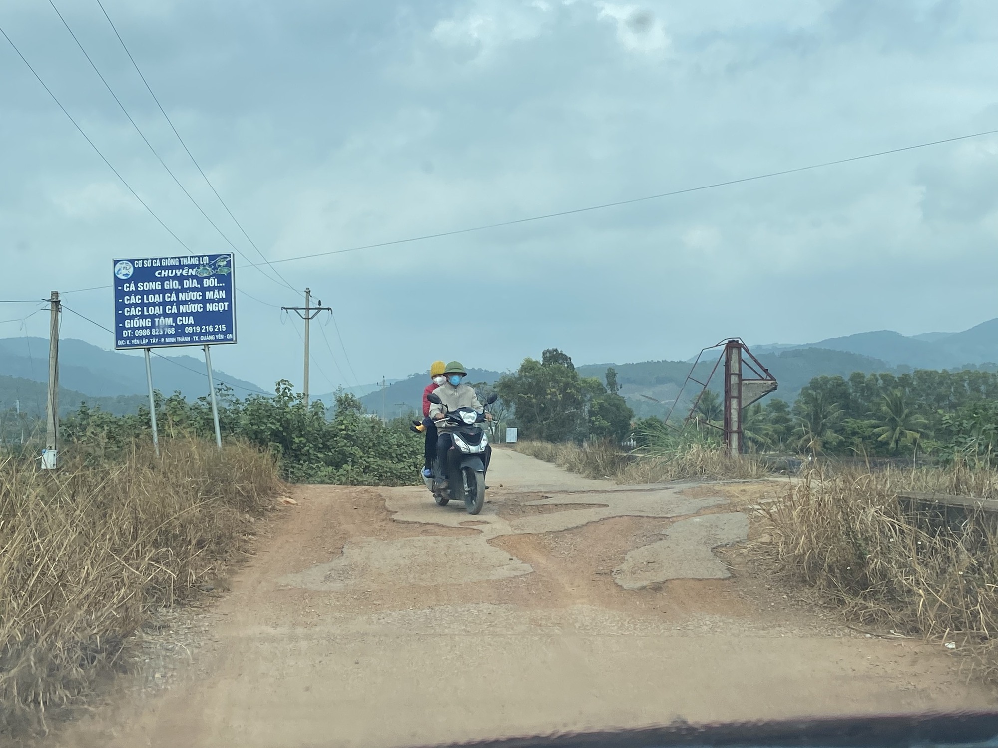 Quảng Ninh: Đường cứu hộ xuống cấp, tai nạn r&igrave;nh rập- Ảnh 2.