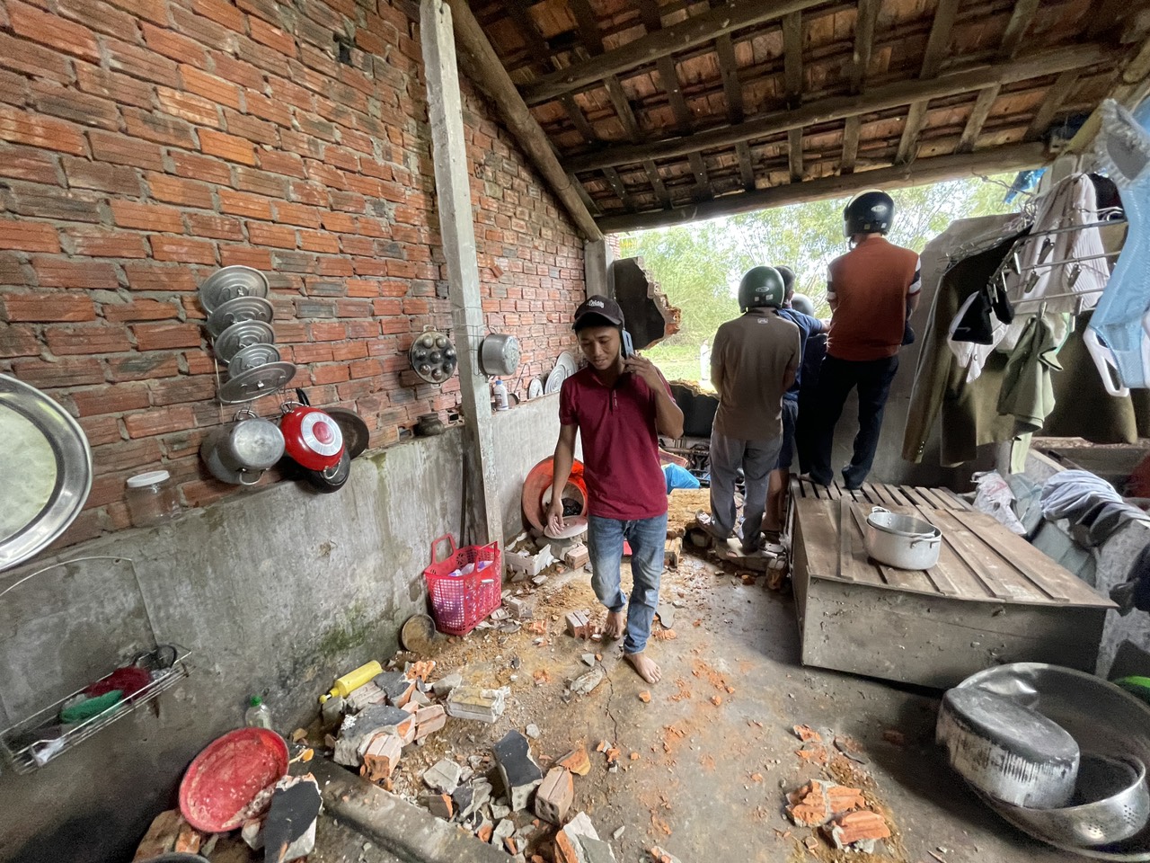 Sức khỏe phi c&ocirc;ng m&aacute;y bay Su 22 rơi ở Quảng Nam hiện ra sao?- Ảnh 2.