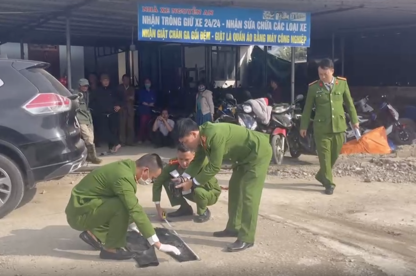 Nghi án chú lái xe tải tông cháu họ trọng thương- Ảnh 2. Nghi án chú lái xe tải tông cháu họ trọng thương- Ảnh 2.