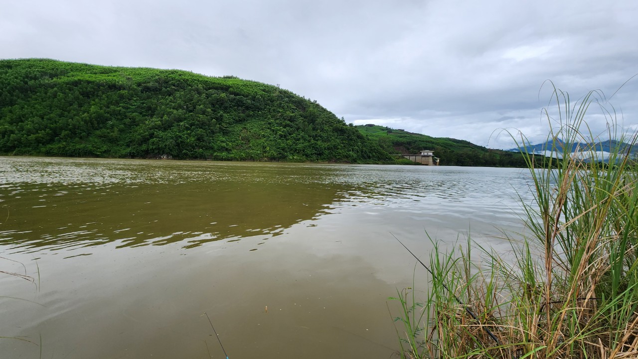 Quảng Ng&atilde;i chi 31 tỷ đồng nạo v&eacute;t l&ograve;ng hồ thủy lợi Thạch Nham- Ảnh 1.