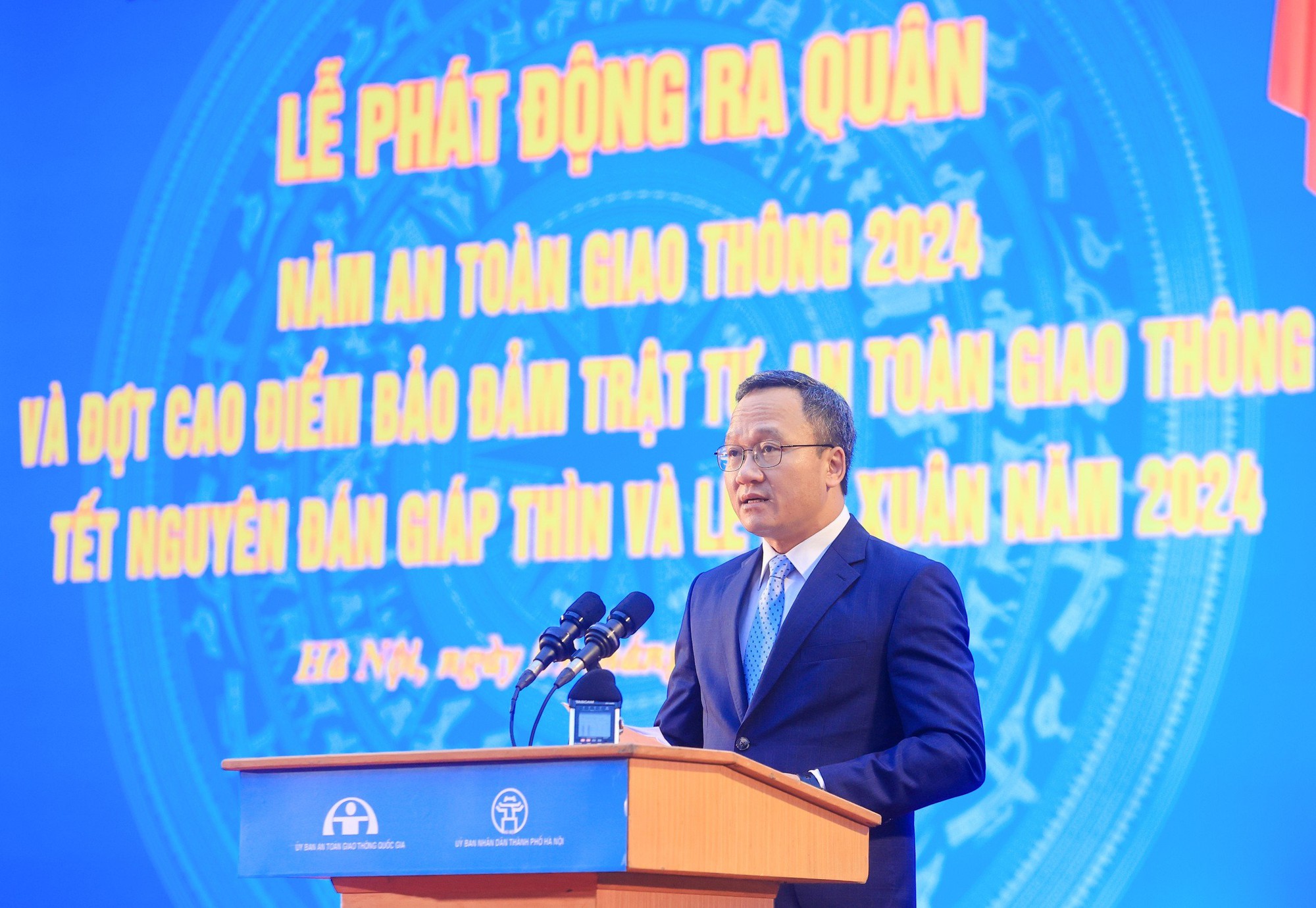 Ph&oacute; thủ tướng: Thượng t&ocirc;n ph&aacute;p luật để k&eacute;o giảm tai nạn giao th&ocirc;ng- Ảnh 2.