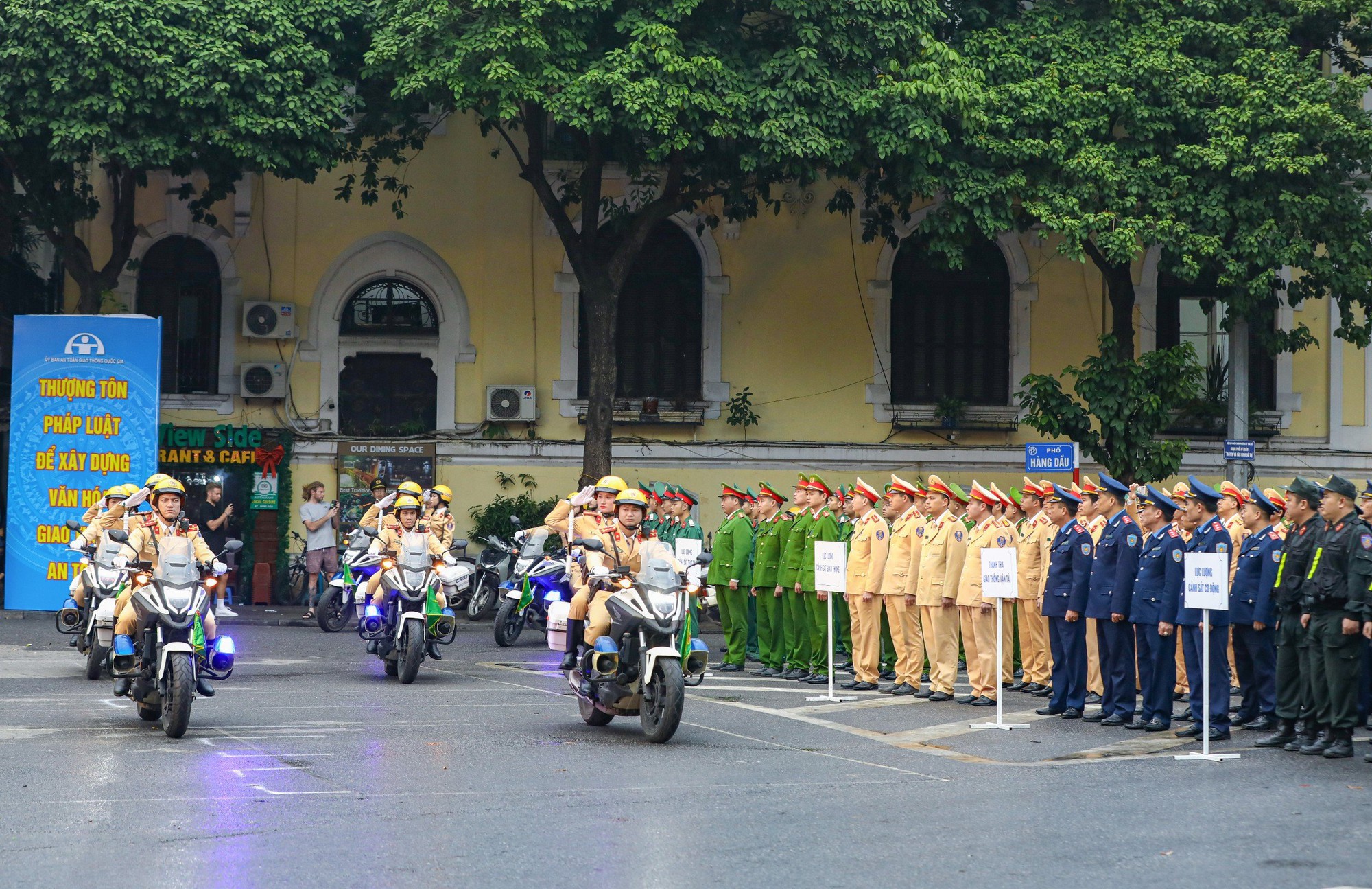 Ph&oacute; thủ tướng: Thượng t&ocirc;n ph&aacute;p luật để k&eacute;o giảm tai nạn giao th&ocirc;ng- Ảnh 9.