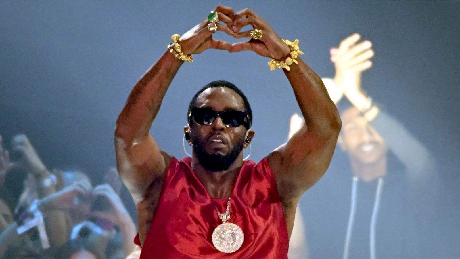 Diddy sống ra sao b&ecirc;n trong trại giam được v&iacute; như "địa ngục trần gian"?- Ảnh 1.