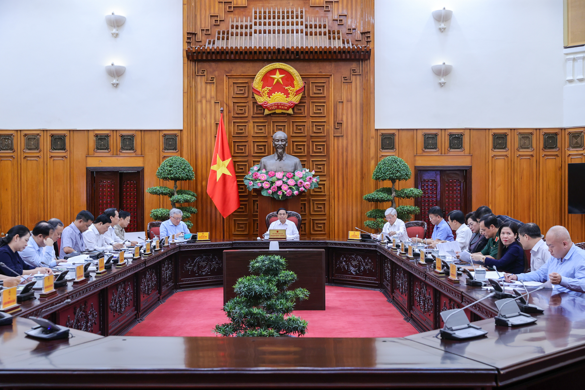 Thủ tướng: Thi đua cao điểm 450 ng&agrave;y đ&ecirc;m x&oacute;a nh&agrave; tạm, nh&agrave; dột n&aacute;t tr&ecirc;n to&agrave;n quốc- Ảnh 2.