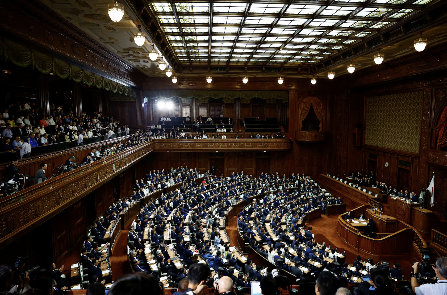 Quốc hội Nhật Bản họp bất thường, bầu &ocirc;ng Shigeru Ishiba l&agrave;m Thủ tướng- Ảnh 2.