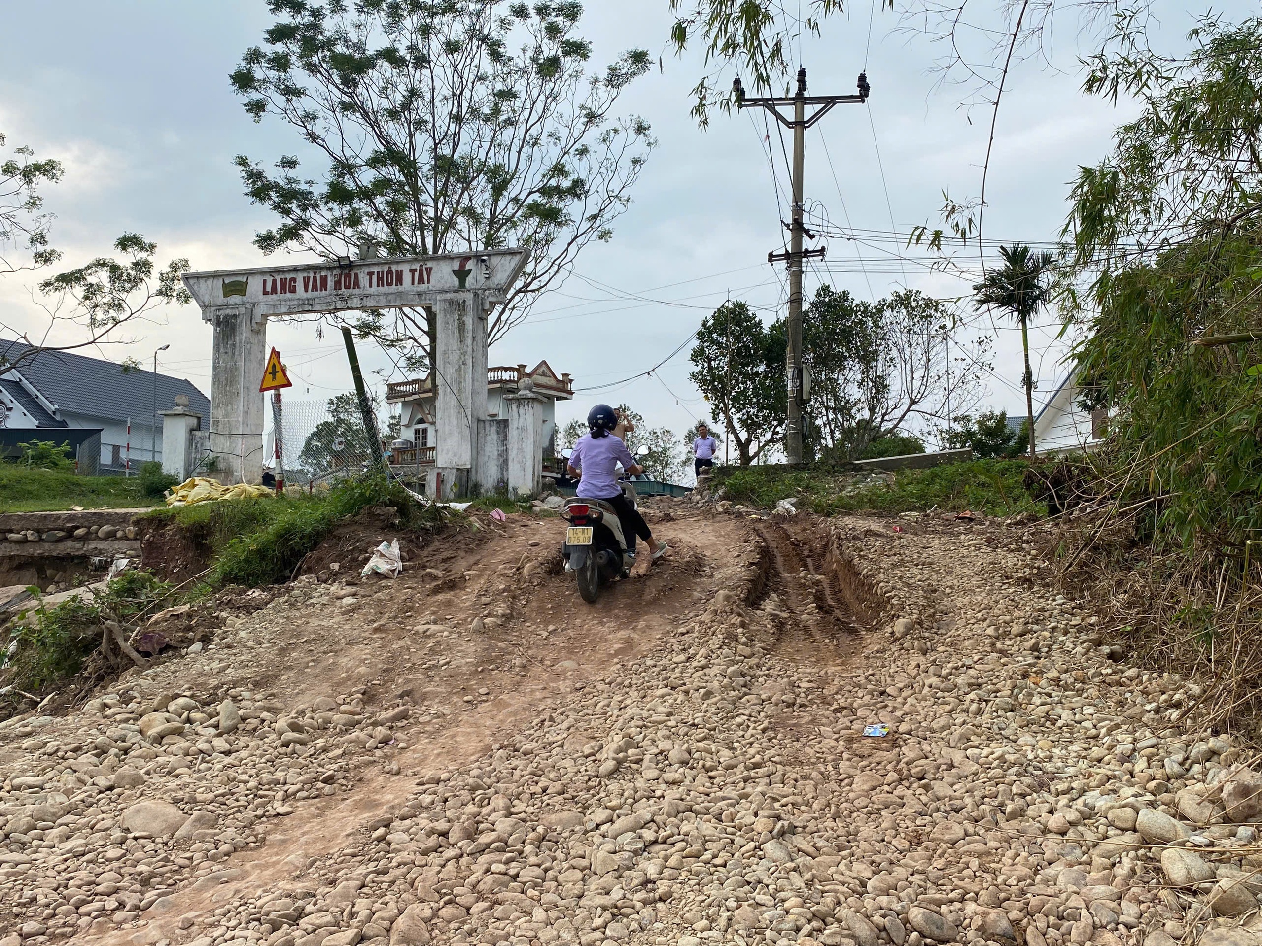 Quảng Ninh: Bất an điểm d&acirc;n cư th&agrave;nh "ốc đảo"- Ảnh 3.