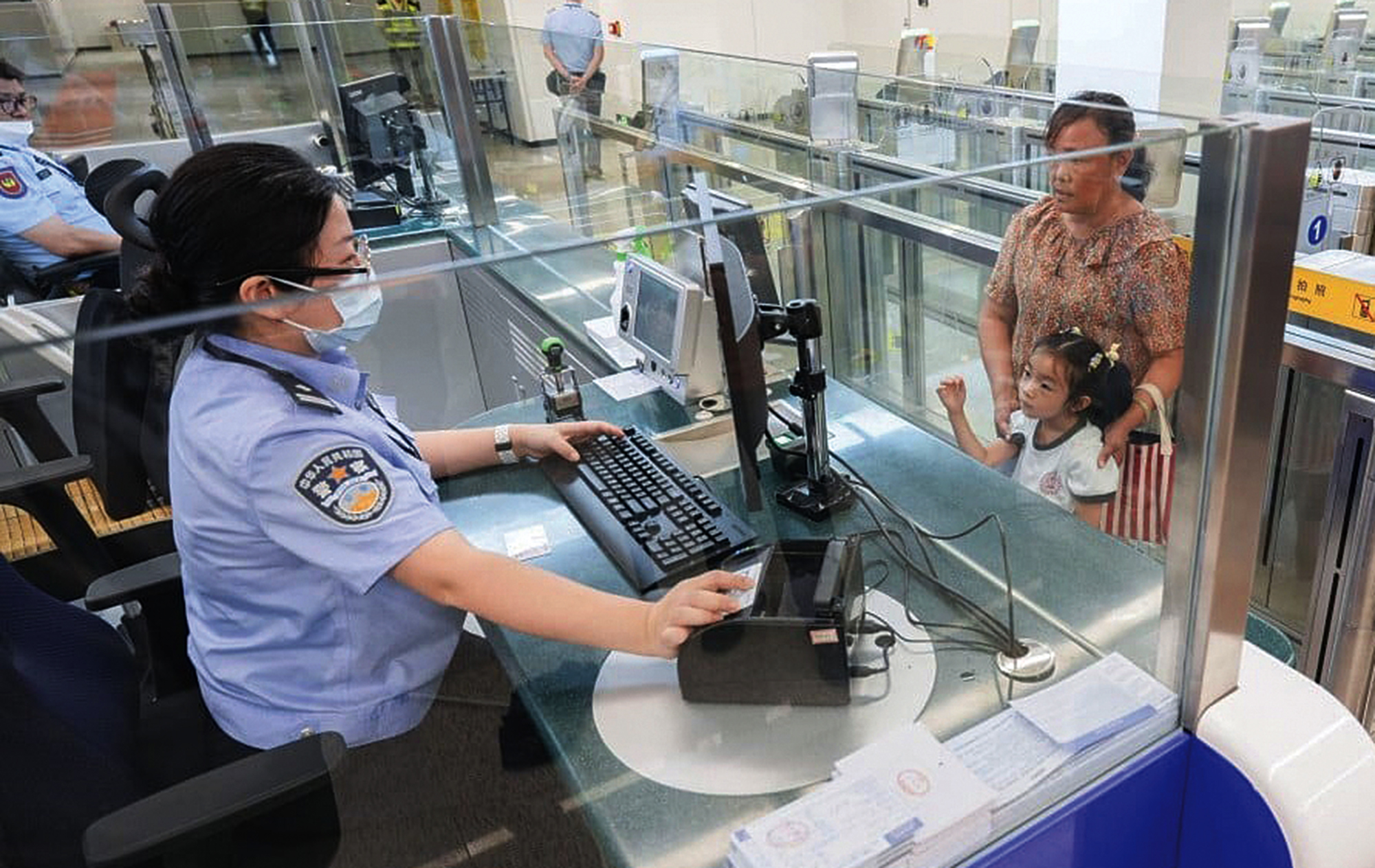 Trung Quốc h&uacute;t kh&aacute;ch du lịch nhờ thị thực cảng- Ảnh 1.