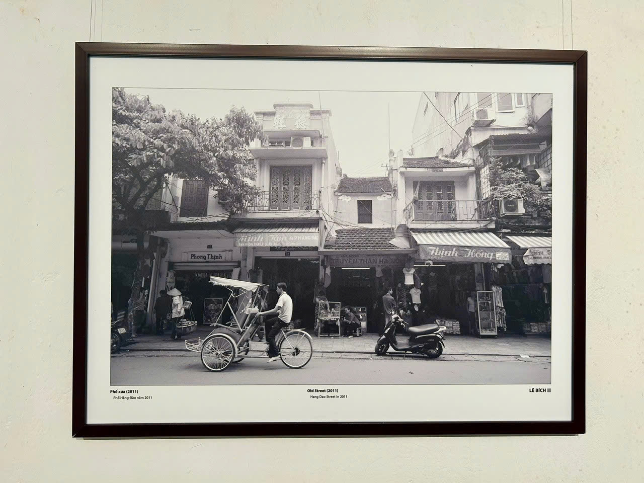 Kh&aacute;m ph&aacute; Thủ đ&ocirc; xưa qua triển l&atilde;m ảnh "H&agrave; Nội - một thời để nhớ"- Ảnh 5.