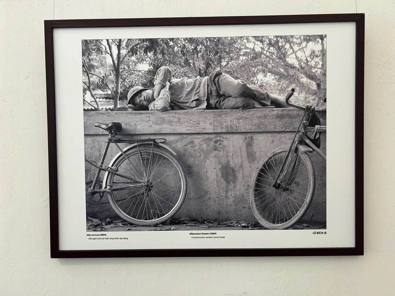 Kh&aacute;m ph&aacute; Thủ đ&ocirc; xưa qua triển l&atilde;m ảnh "H&agrave; Nội - một thời để nhớ"- Ảnh 3.