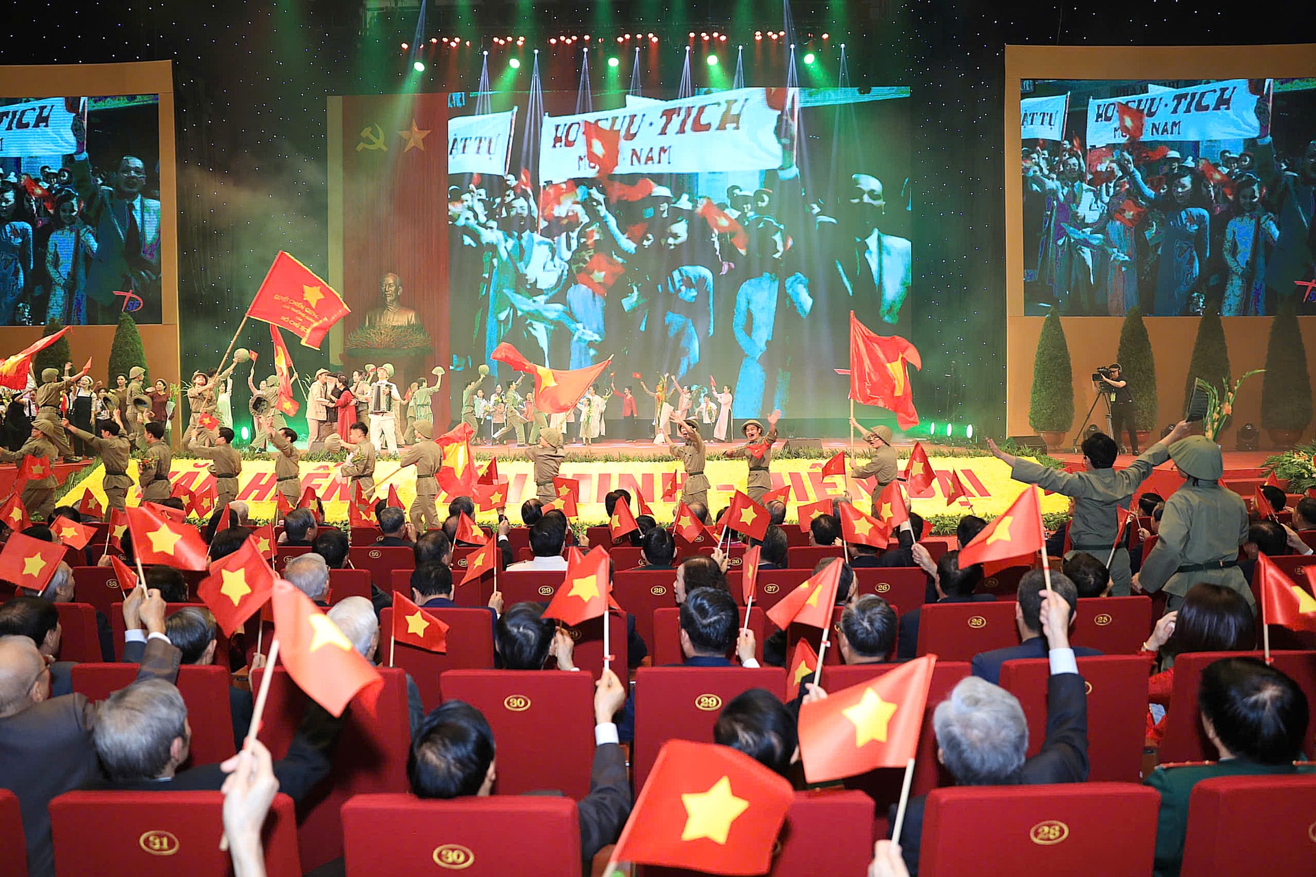 Tổng B&iacute; thư, Chủ tịch nước T&ocirc; L&acirc;m dự Lễ kỷ niệm trọng thể 70 năm Ng&agrave;y Giải ph&oacute;ng Thủ đ&ocirc;- Ảnh 11.