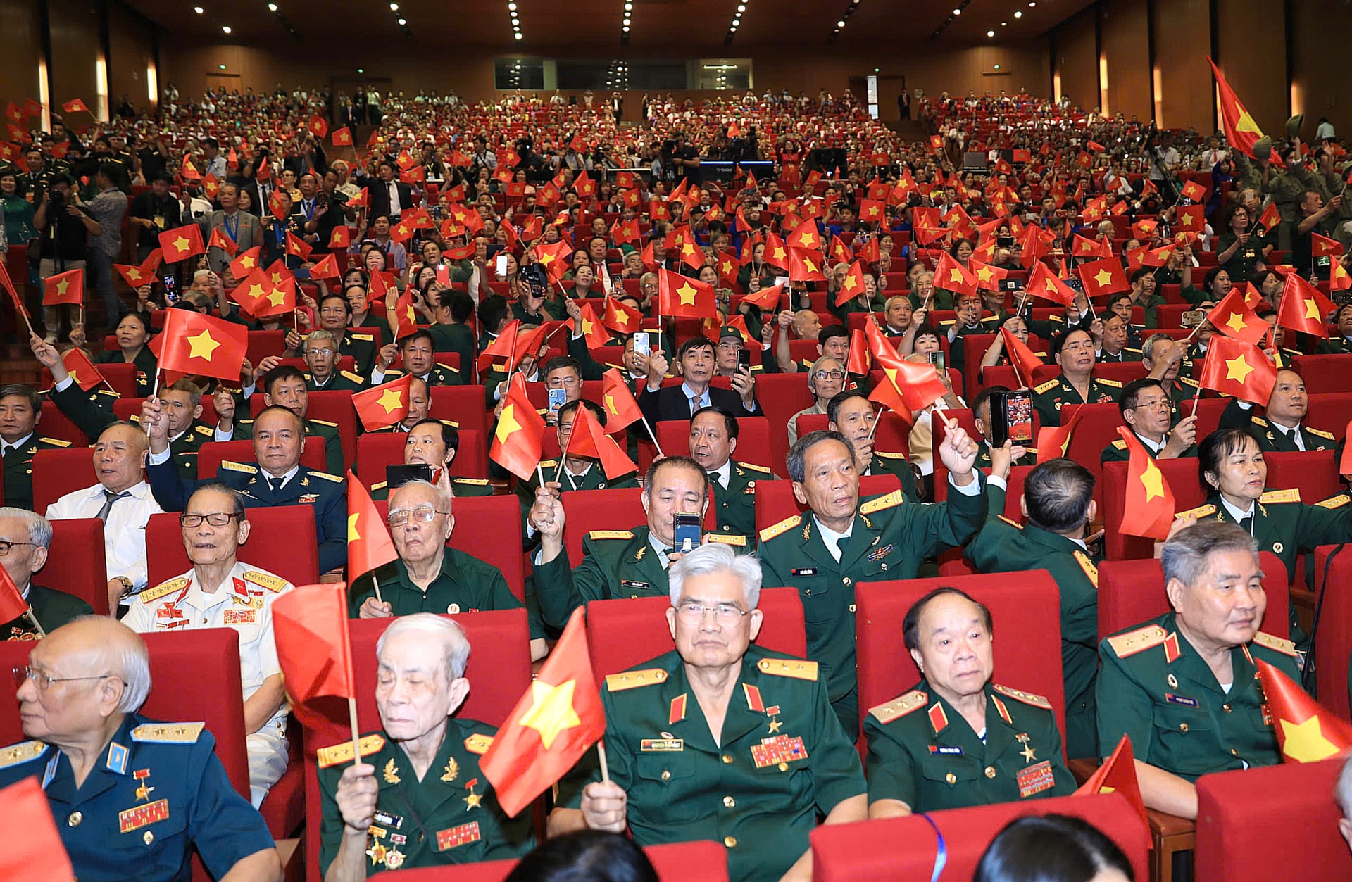 Tổng B&iacute; thư, Chủ tịch nước T&ocirc; L&acirc;m dự Lễ kỷ niệm trọng thể 70 năm Ng&agrave;y Giải ph&oacute;ng Thủ đ&ocirc;- Ảnh 8.