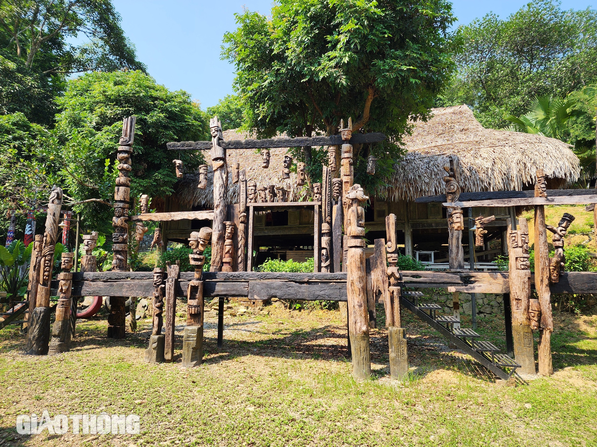 Kh&aacute;m ph&aacute; kh&ocirc;ng gian văn h&oacute;a Mường tr&ecirc;n con đường T&acirc;y Tiến- Ảnh 1.