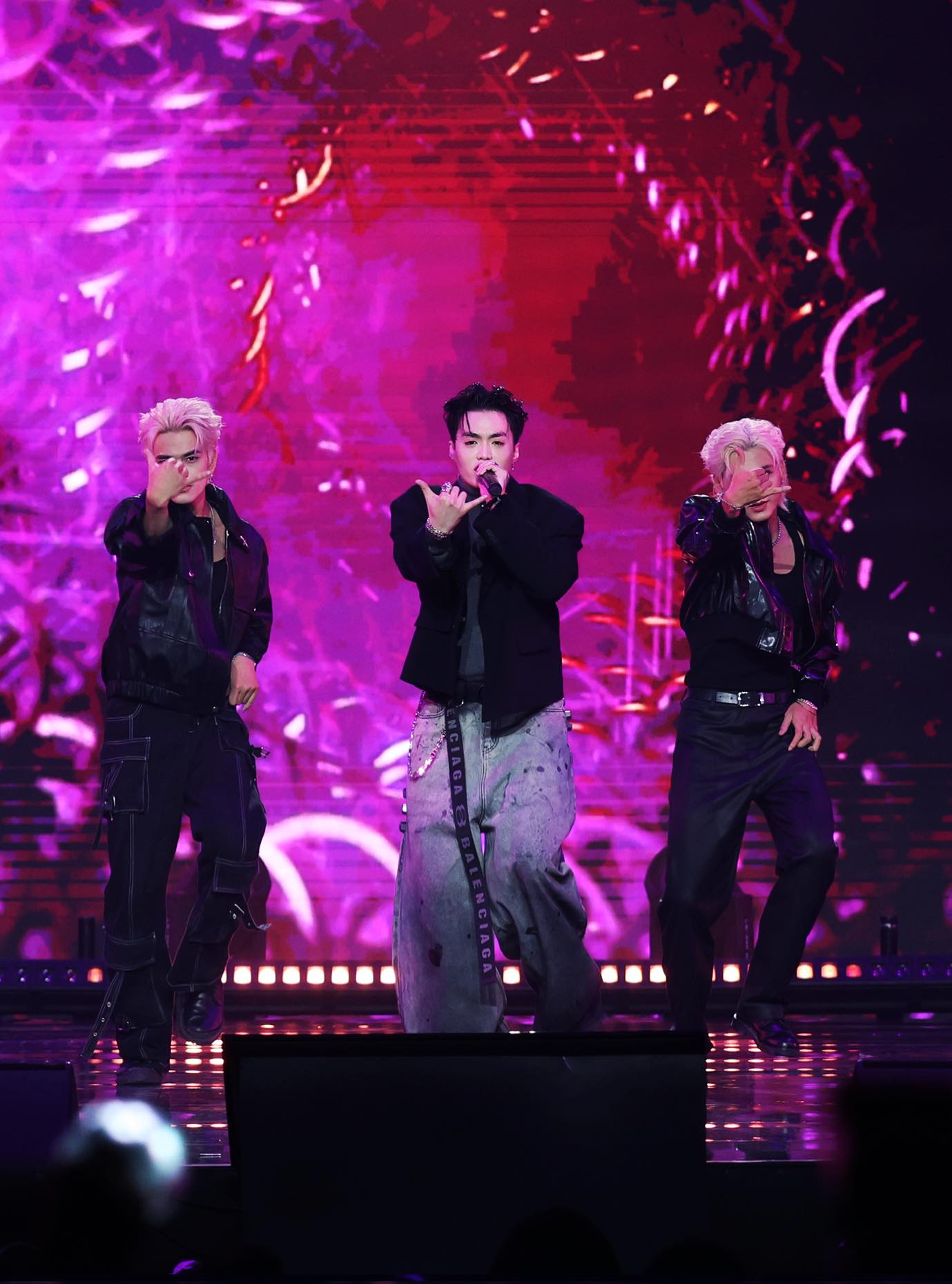 Negav xin phép không biểu diễn tại concert Anh trai say hi- Ảnh 2. Negav xin phép không biểu diễn tại concert Anh trai say hi- Ảnh 2.