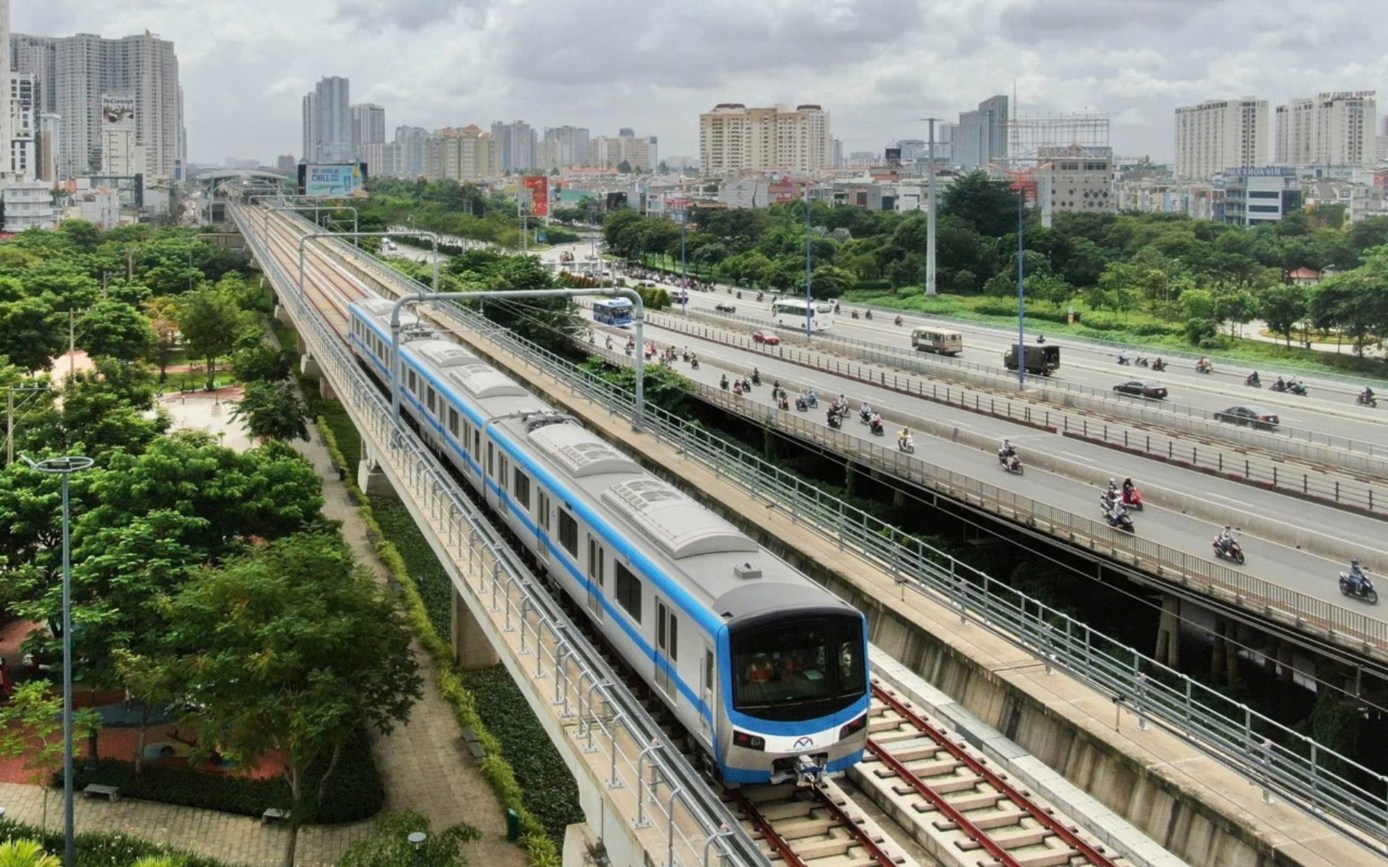 TP.HCM: 500 nhân sự sẵn sàng vận hành và bảo trì tuyến metro số 1- Ảnh 4. Trải nghiệm metro số 1 Bến Thành - Suối Tiên do lái tàu người Việt điều khiển