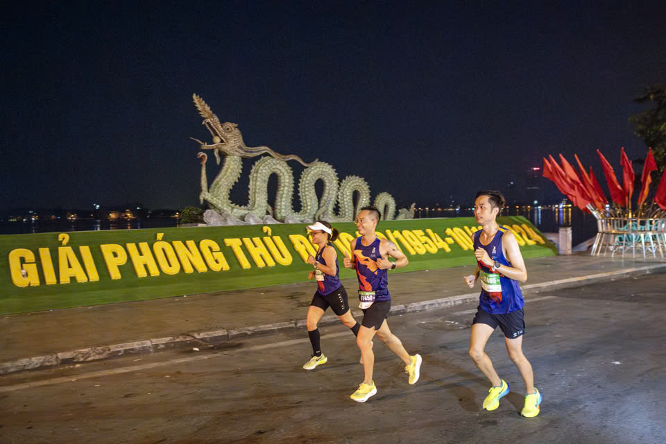 Nh&agrave; v&ocirc; địch SEA Games về nhất tại giải Marathon Quốc tế H&agrave; Nội- Ảnh 1.