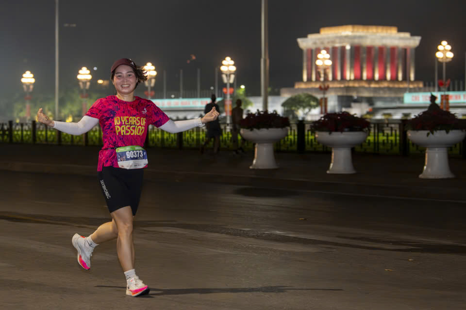 Nh&agrave; v&ocirc; địch SEA Games về nhất tại giải Marathon Quốc tế H&agrave; Nội- Ảnh 4.