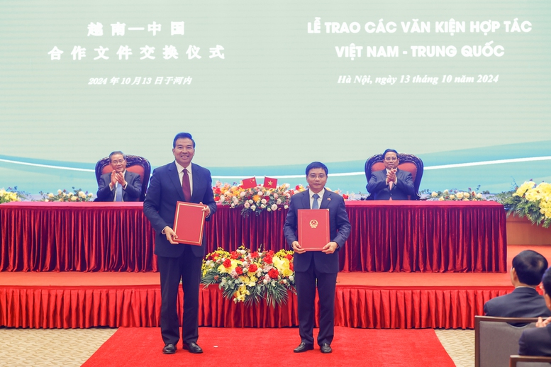 Việt Nam - Trung Quốc trao 10 văn kiện, bao gồm nhiều hợp t&aacute;c đường sắt- Ảnh 2.