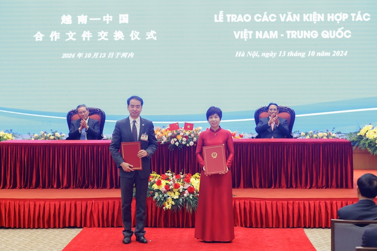 Việt Nam - Trung Quốc trao 10 văn kiện, bao gồm nhiều hợp t&aacute;c đường sắt- Ảnh 6.