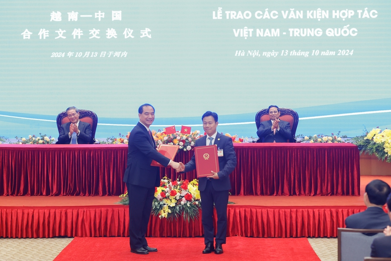 Việt Nam - Trung Quốc trao 10 văn kiện, bao gồm nhiều hợp t&aacute;c đường sắt- Ảnh 7.