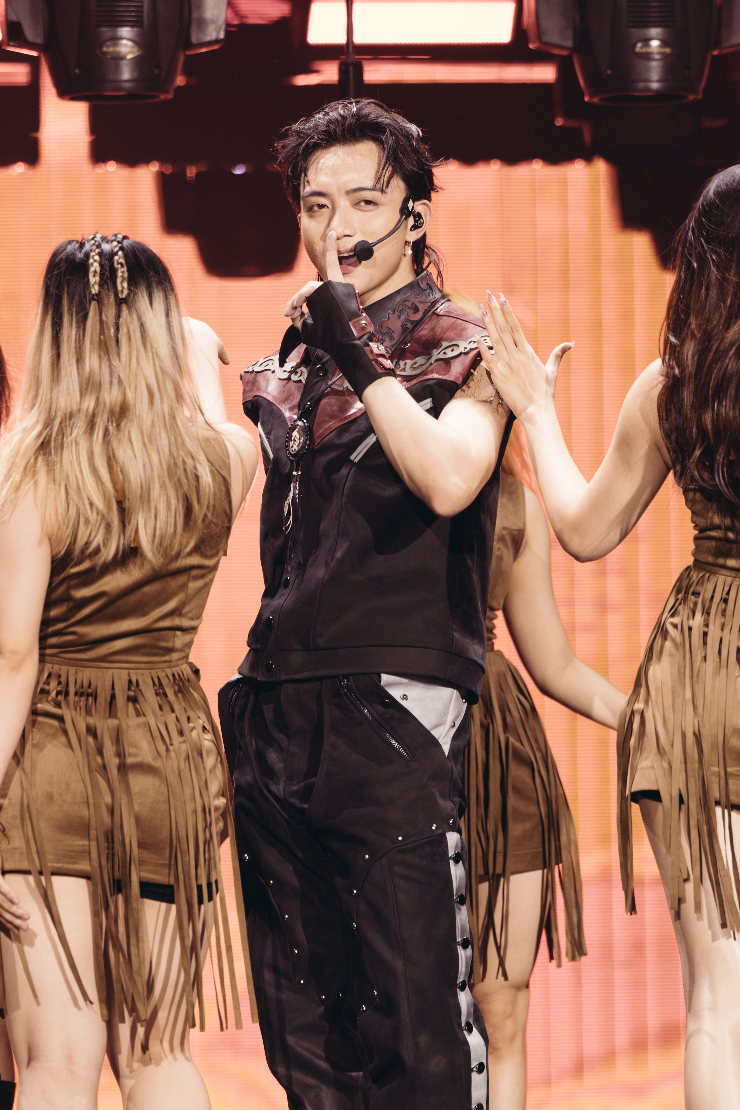 Chung kết 1 Anh trai vượt ngàn chông gai 2024: Vui nhộn, hài hước- Ảnh 14. Chung kết 1 Anh trai vượt ngàn chông gai 2024: Vui nhộn, hài hước- Ảnh 14.