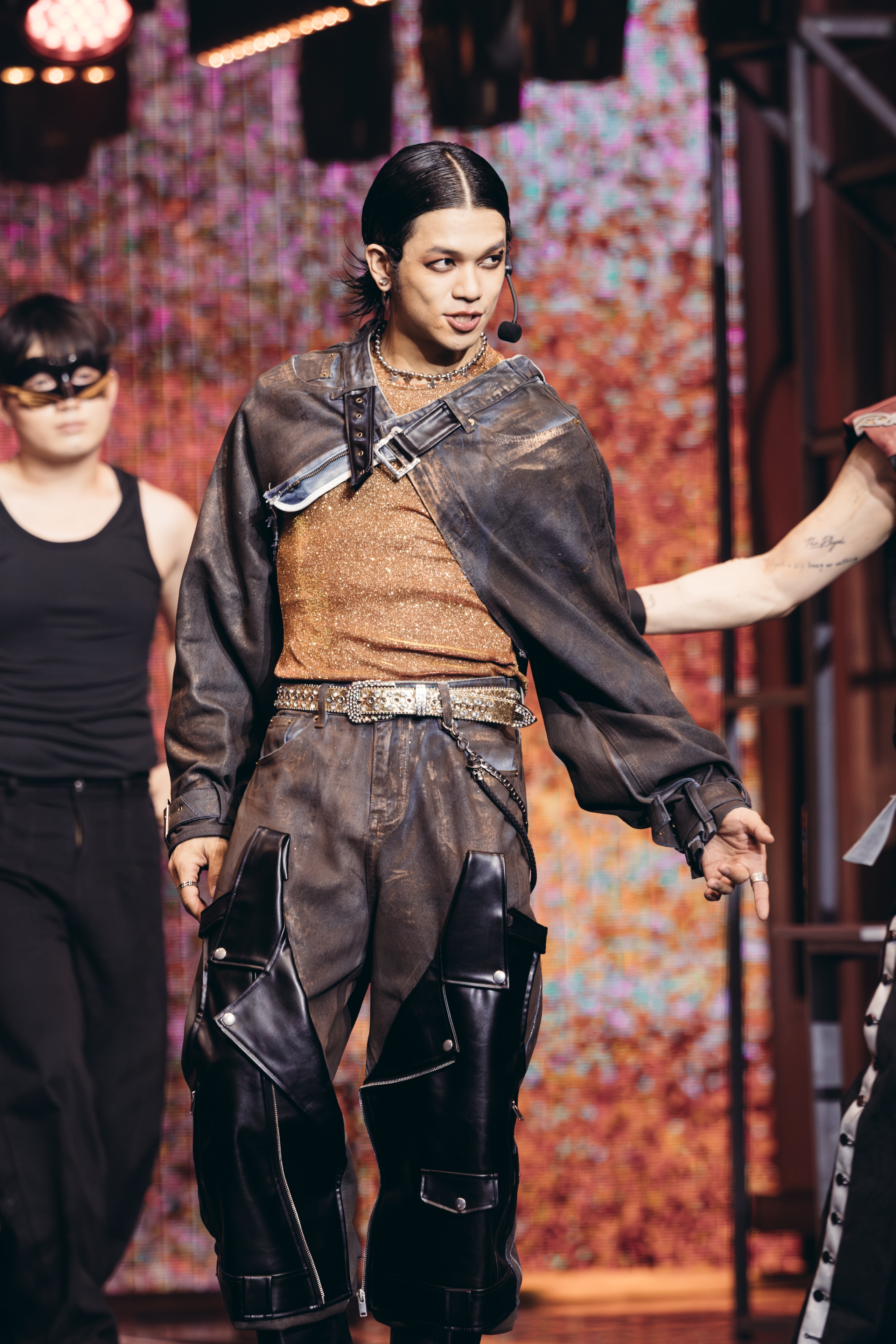 Chung kết 1 Anh trai vượt ngàn chông gai 2024: Vui nhộn, hài hước- Ảnh 13. Chung kết 1 Anh trai vượt ngàn chông gai 2024: Vui nhộn, hài hước- Ảnh 13.