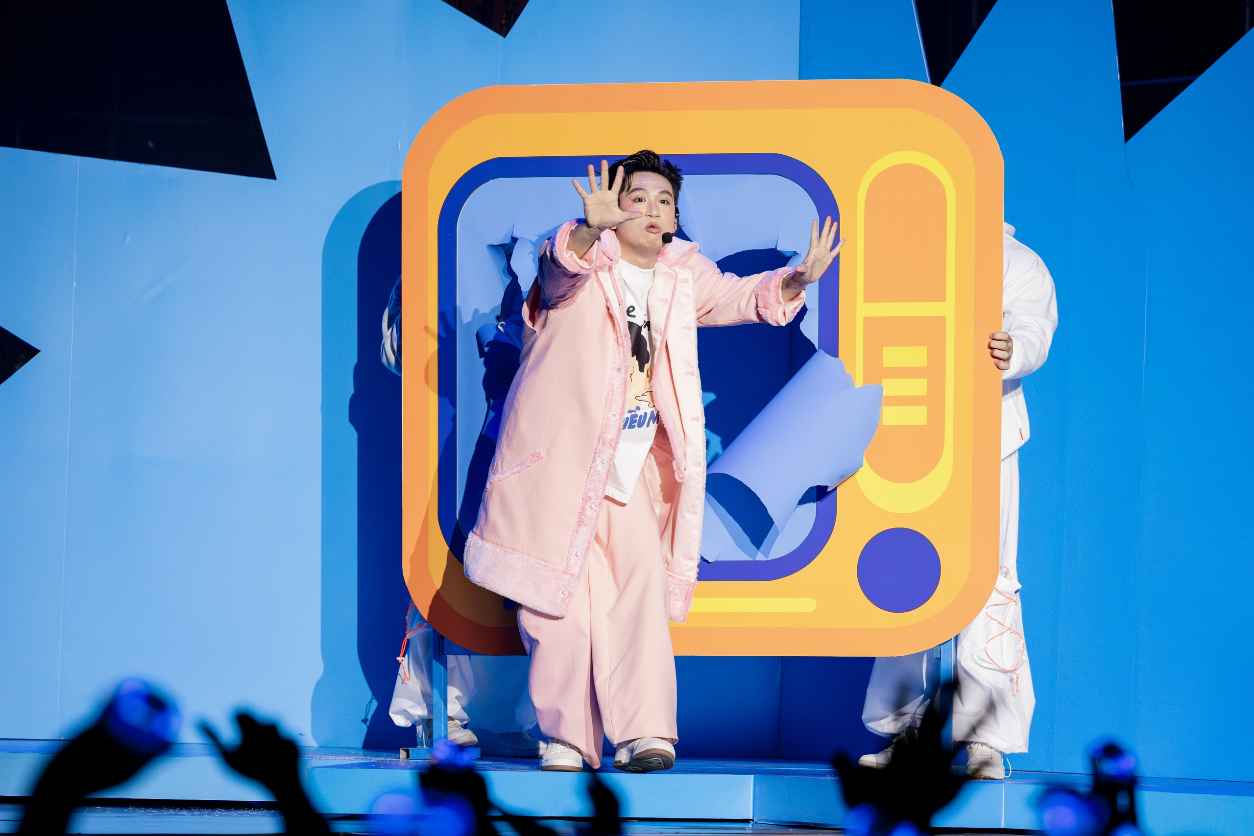 Chung kết 1 Anh trai vượt ngàn chông gai 2024: Vui nhộn, hài hước- Ảnh 20. Chung kết 1 Anh trai vượt ngàn chông gai 2024: Vui nhộn, hài hước- Ảnh 20.