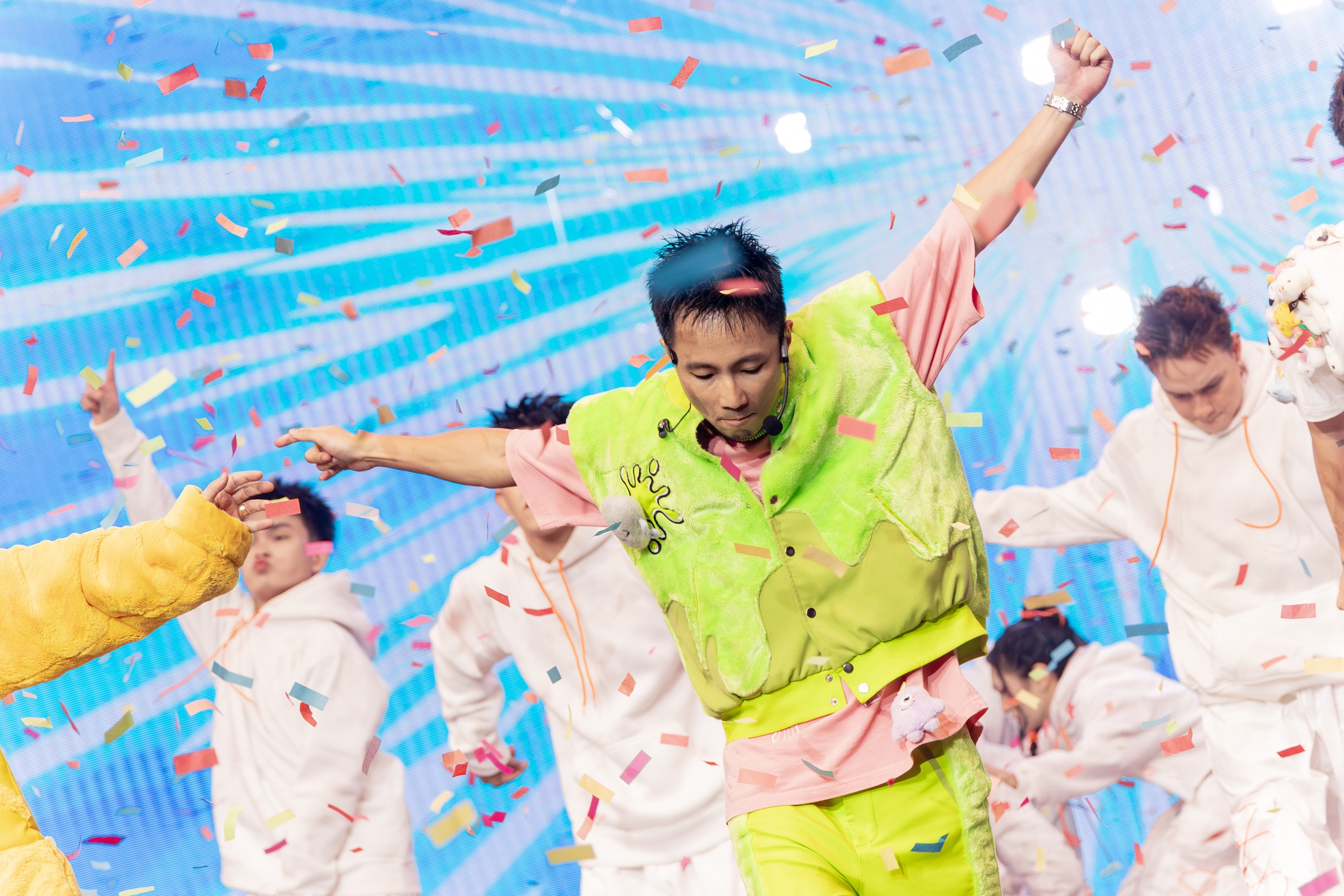 Chung kết 1 Anh trai vượt ngàn chông gai 2024: Vui nhộn, hài hước- Ảnh 17. Chung kết 1 Anh trai vượt ngàn chông gai 2024: Vui nhộn, hài hước- Ảnh 17.