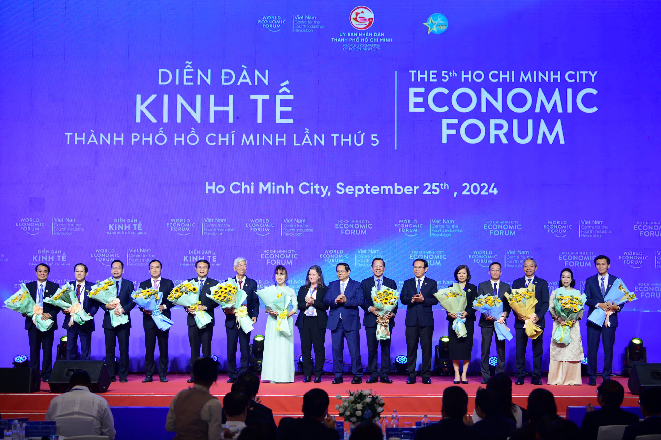 Techcombank tham gia s&aacute;ng lập trung t&acirc;m c&aacute;ch mạng c&ocirc;ng nghiệp thứ hai Đ&ocirc;ng Nam &Aacute;- Ảnh 2.