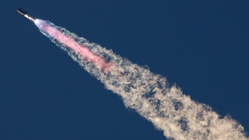 SpaceX thu hồi th&agrave;nh c&ocirc;ng t&ecirc;n lửa &ldquo;như một ph&eacute;p thuật&rdquo; trong chuyến thử nghiệm Starship 5- Ảnh 1.