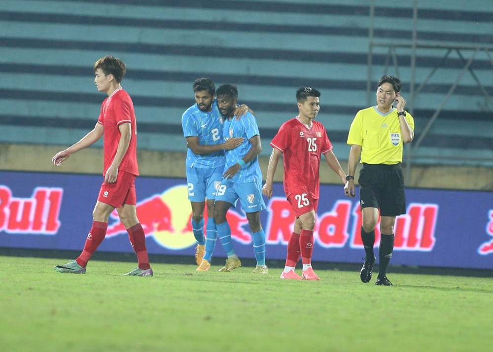 HLV Kim Sang-sik sở hữu thống k&ecirc; đ&aacute;ng qu&ecirc;n ở tuyển Việt Nam- Ảnh 1.