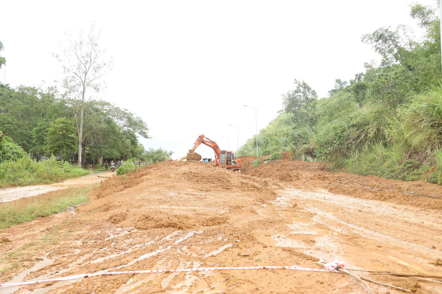 Hòa Bình: Nỗ lực khắc phục các tuyến đường hư hỏng do mưa lũ để khôi phục sản xuất- Ảnh 1. Hòa Bình: Nỗ lực khắc phục các tuyến đường hư hỏng do mưa lũ để khôi phục sản xuất- Ảnh 1.