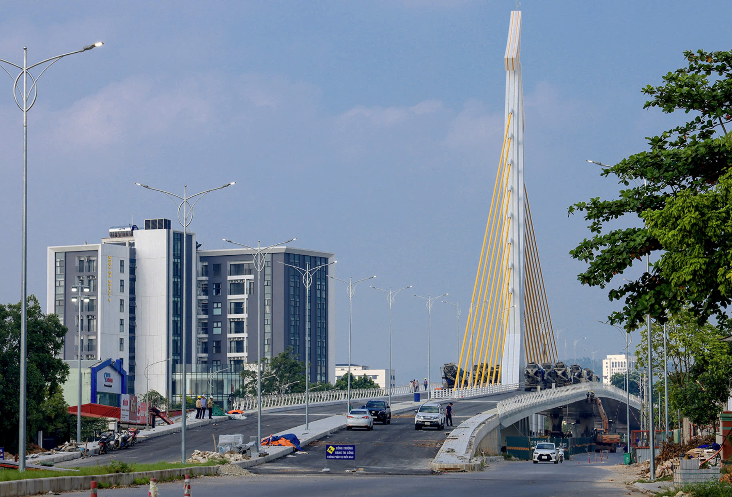 Vĩnh Ph&uacute;c: Dự kiến th&ocirc;ng xe cầu vượt đường sắt Nguyễn Tất Th&agrave;nh v&agrave;o cuối th&aacute;ng 11- Ảnh 2.