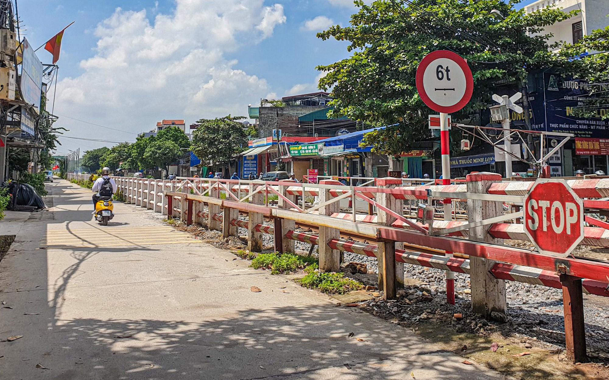 Đề xuất quy định c&ocirc;ng tr&igrave;nh được x&acirc;y dựng trong h&agrave;nh lang an to&agrave;n đường sắt