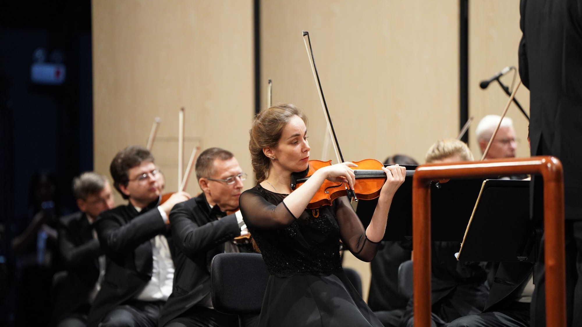 Nhiều cung bậc cảm x&uacute;c trong Vietnam Airlines Classic Hanoi Concert 2024- Ảnh 8.