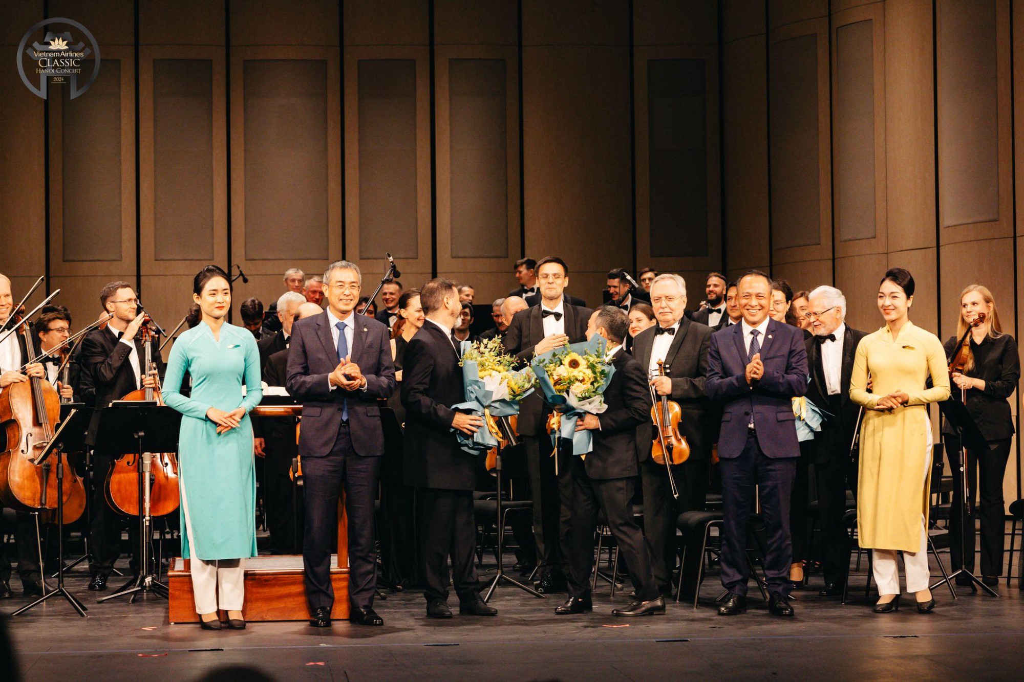 Nhiều cung bậc cảm x&uacute;c trong Vietnam Airlines Classic Hanoi Concert 2024- Ảnh 10.