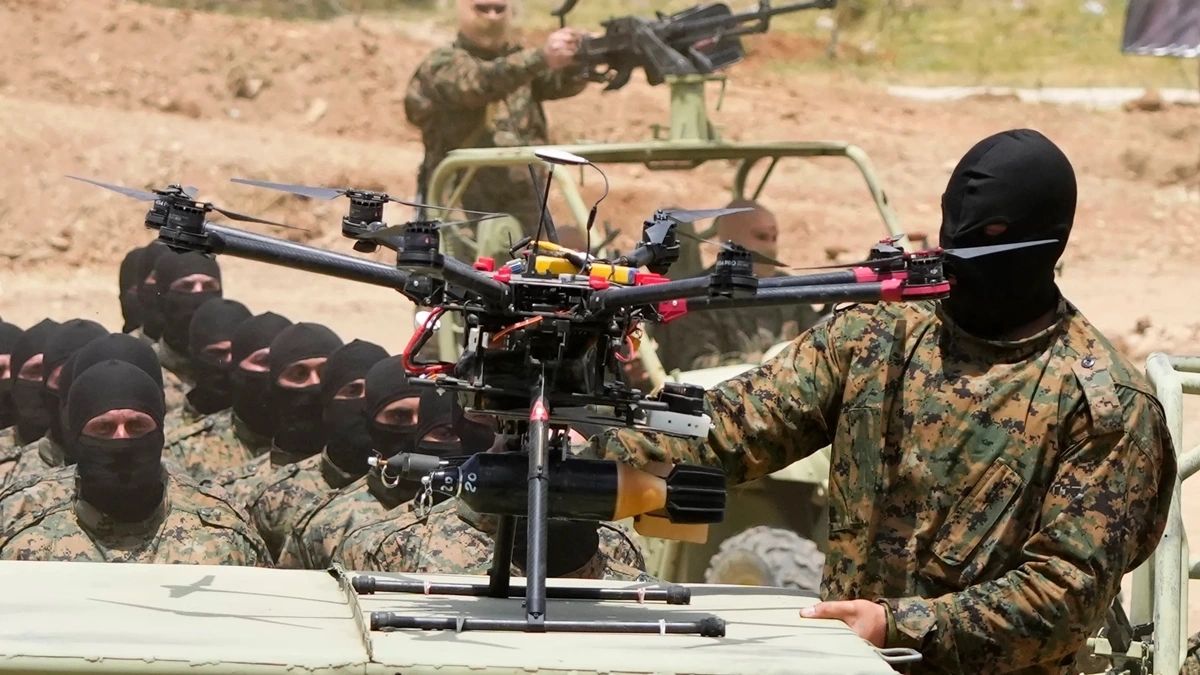 H&eacute; lộ loại vũ kh&iacute; của Hezbollah xuy&ecirc;n ph&aacute; ph&ograve;ng kh&ocirc;ng, đ&aacute;nh thẳng căn cứ qu&acirc;n sự Israel- Ảnh 3.