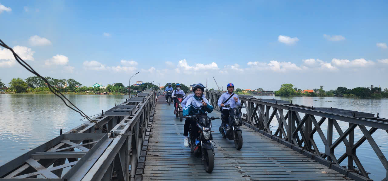 Nam Định: Cầu phao Ninh Cường thông xe trở lại sau sự cố bị đứt- Ảnh 1. Nam Định: Cầu phao Ninh Cường thông xe trở lại sau sự cố bị đứt- Ảnh 1.