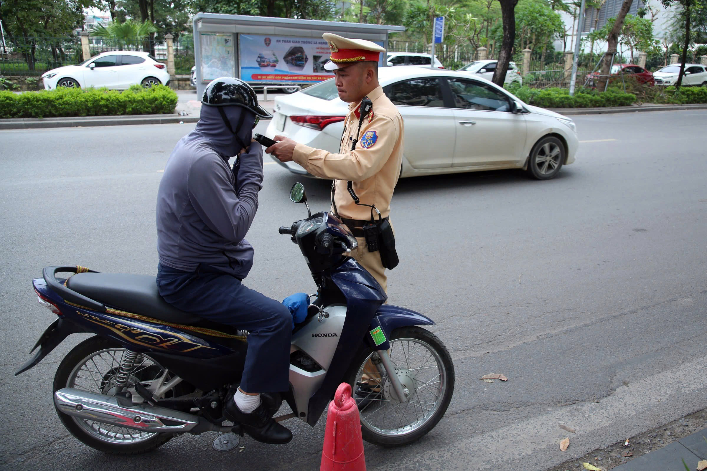 Cục CSGT th&ocirc;ng tin r&otilde; việc bỏ xe khi bị phạt, trả tiền tin b&aacute;o vi phạm giao th&ocirc;ng- Ảnh 2.