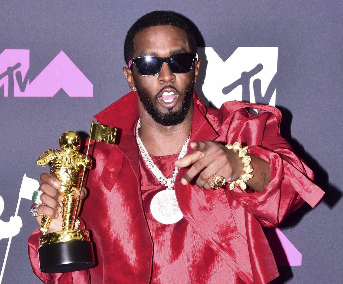 "&Ocirc;ng tr&ugrave;m" Diddy tiếp tục gặp s&oacute;ng gi&oacute; d&ugrave; đang ngồi t&ugrave;- Ảnh 1.