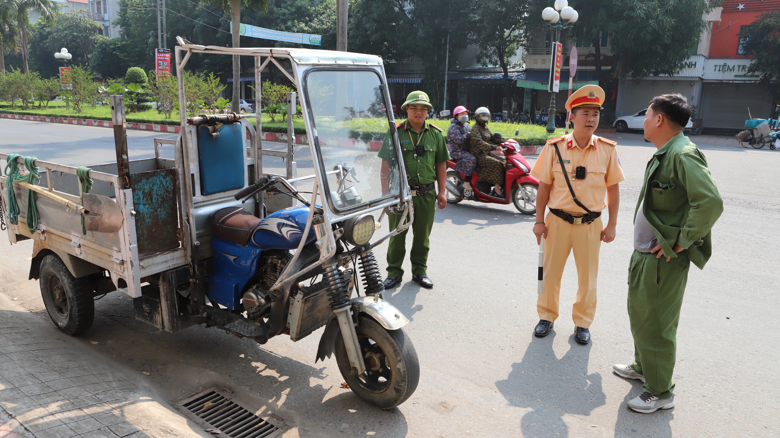 Ma men vi phạm, chủ qu&aacute;n bị... vạ l&acirc;y- Ảnh 1.