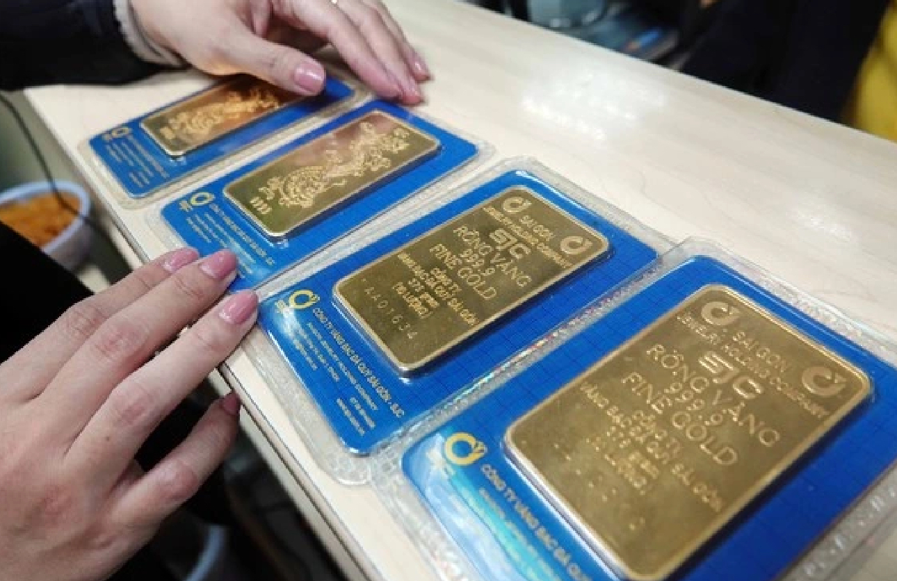 V&agrave;ng thế giới lao dốc, gi&aacute; trong nước đắt hơn 5,2 triệu đồng/lượng- Ảnh 1.