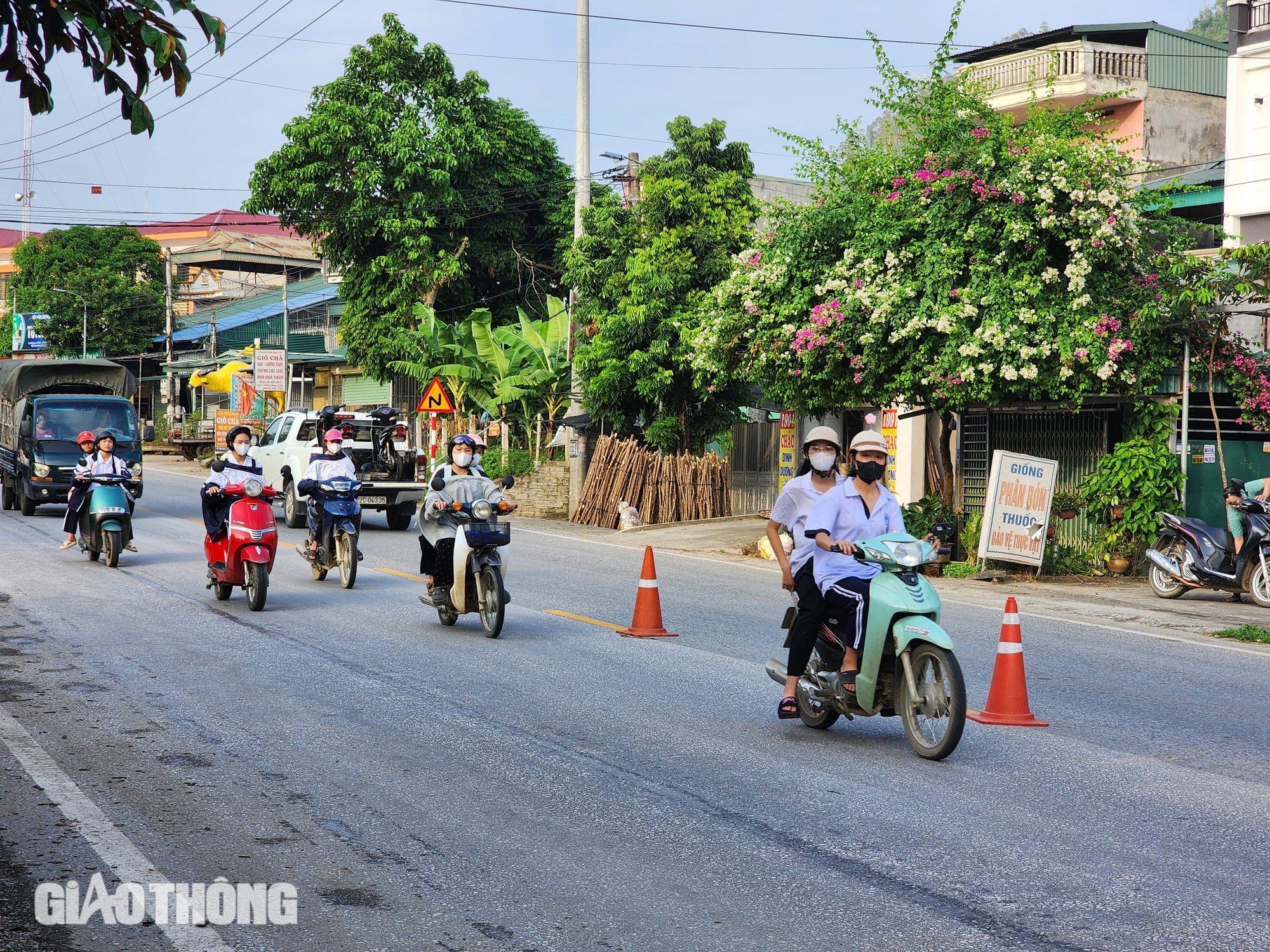 Tuy&ecirc;n Quang: Học sinh nghi&ecirc;m chỉnh chấp h&agrave;nh sau nhiều lần CSGT kiểm tra, xử l&yacute;- Ảnh 1.