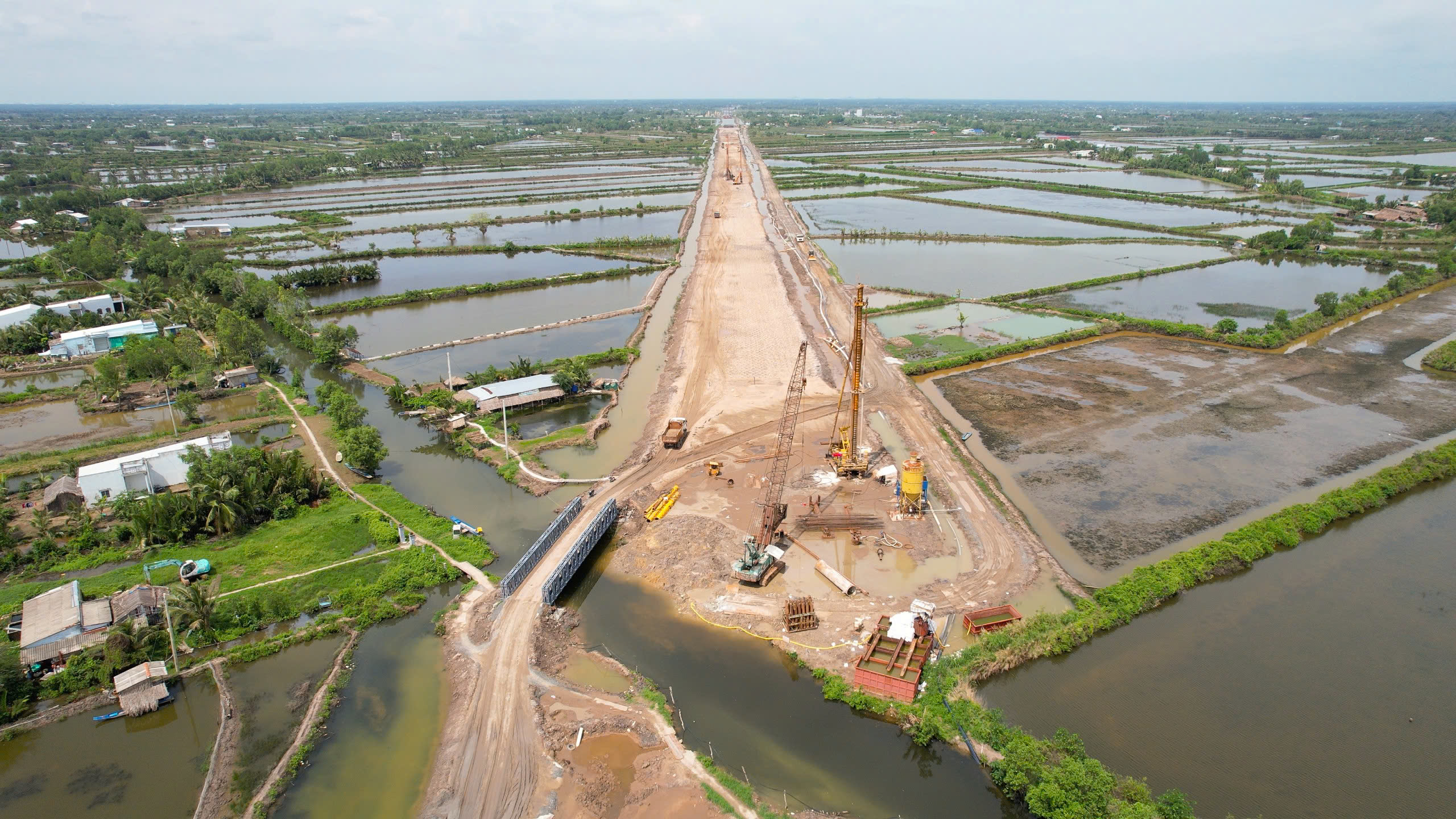 Nhiều dự &aacute;n giao th&ocirc;ng lớn ở miền T&acirc;y chậm tiến độ do thiếu c&aacute;t- Ảnh 3.
