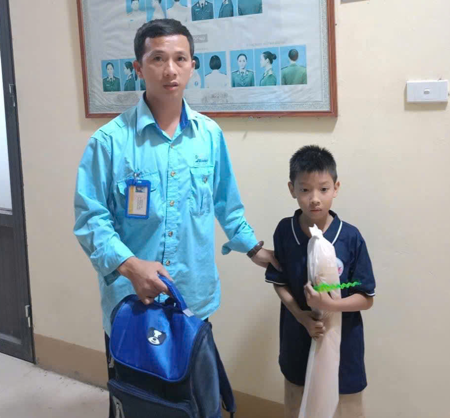 Nh&acirc;n vi&ecirc;n Transerco t&igrave;m nh&agrave; cho ch&aacute;u b&eacute; bị lạc- Ảnh 2.